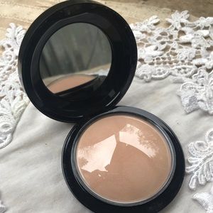 MAC Mineralize Skinfinish in Medium